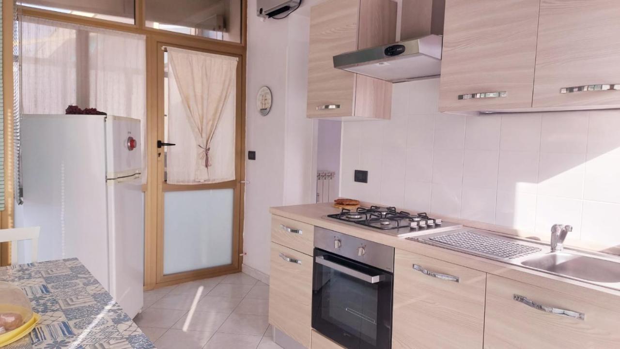 דירות Attico Trilocale Con Solarium A בורגטו סנטו ספיריטו מראה חיצוני תמונה